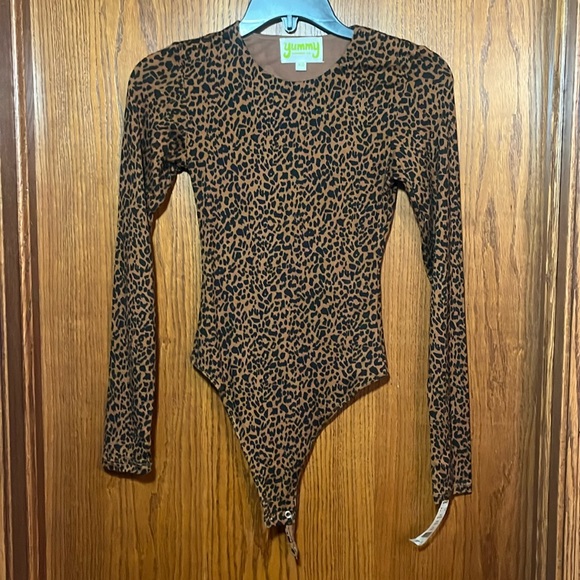 Yummy | Tops | Nwt Brown Leopard Print Body Suit By Yummy Snap Closure ...